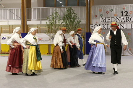 12 MEDNARODNI FOLKLORNI FESTIVAL 22 FOTO LJUBO VUKELIČ